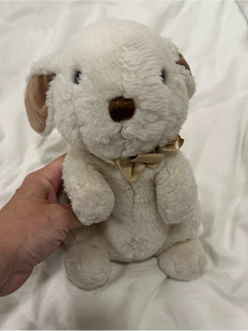 Vintage 1986 Dakin White Bunny Rabbit Plush Stuffed Animal Gold Bow